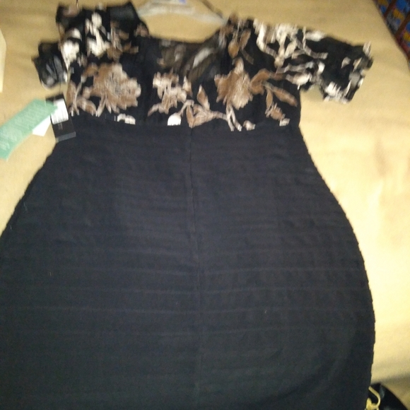 Dress - Picture 2 of 5